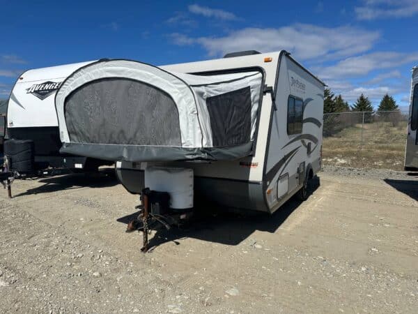 JAYCO JAY FEATHER ULTRA LITE 17XA 2015 (TEL QUEL PROJET BRICOLEUR) - Image 2