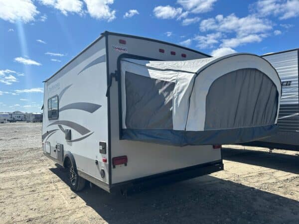 JAYCO JAY FEATHER ULTRA LITE 17XA 2015 (TEL QUEL PROJET BRICOLEUR) - Image 3