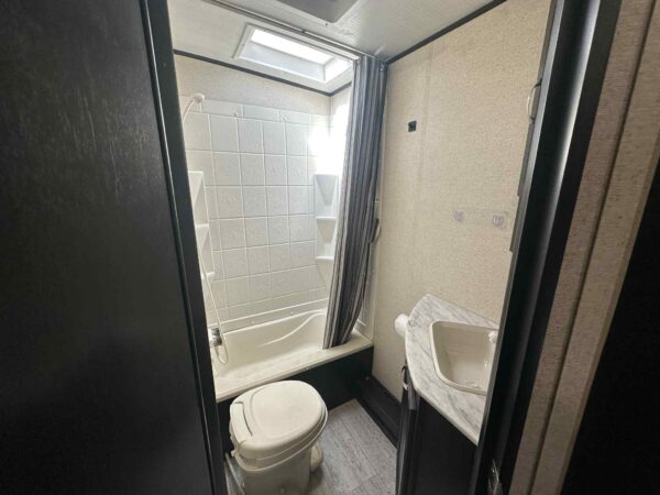 COACHMEN NORTHEN SPIRIT 2454BH 2019 (réservé 16) - Image 21