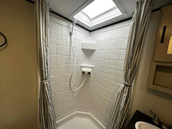 COACHMEN APEX NANO 203 RBK 2023 - Image 19