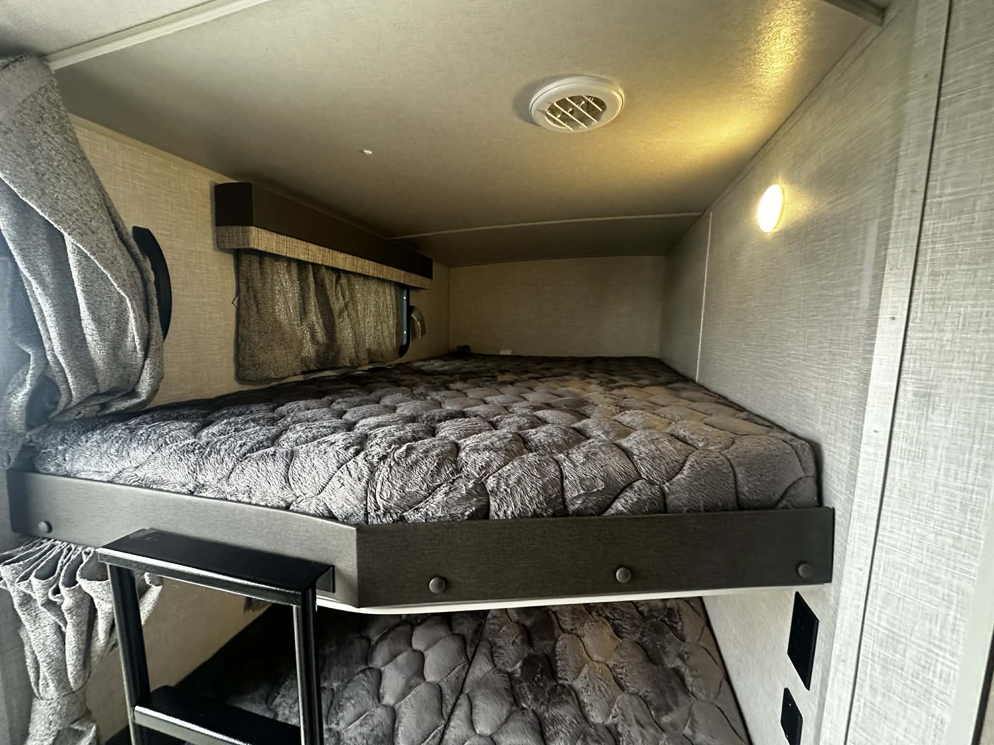 FOREST RIVER FLAGSTAFF SUPER LITE 27BHWS 2022 – Image 18