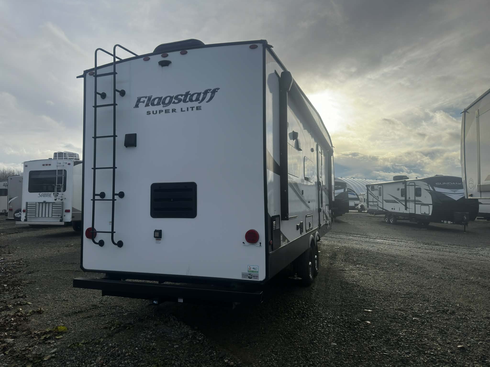 FOREST RIVER FLAGSTAFF SUPER LITE 528RKS 2022 – Image 4