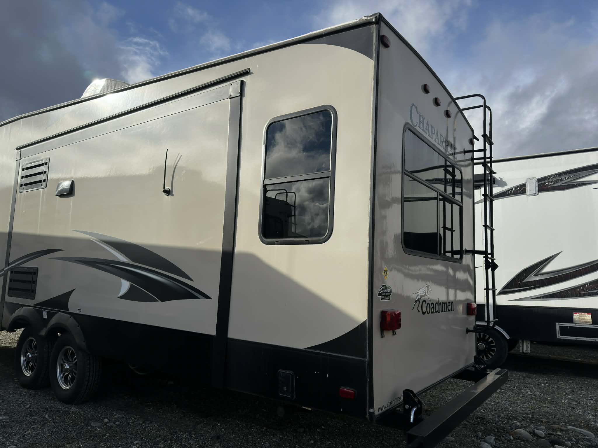 COACHMEN CHAPARRAL 336TSIK 2017 – Image 3