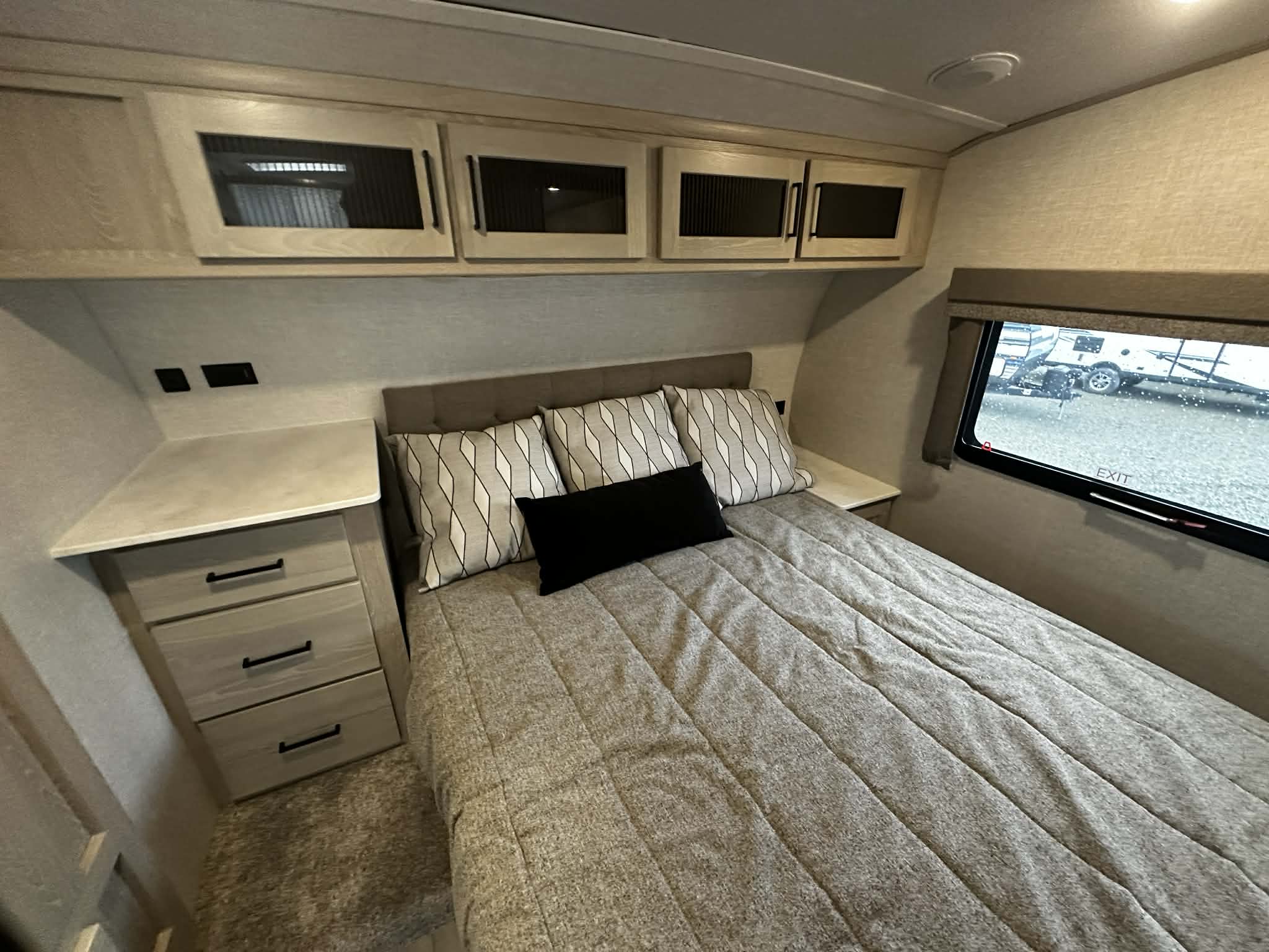 FOREST RIVER FLAGSTAFF SUPER LITE 528RKS 2022 – Image 25