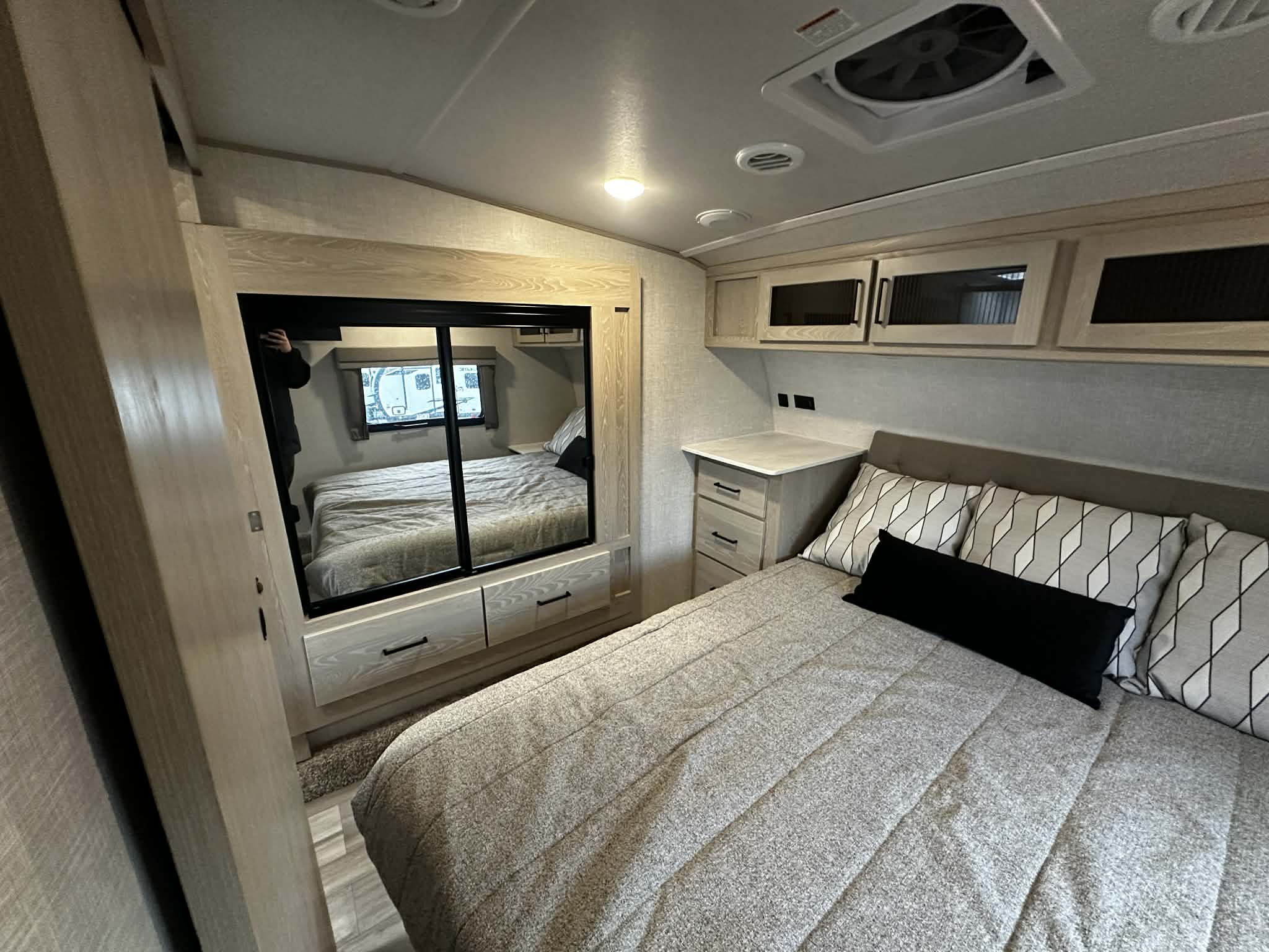 FOREST RIVER FLAGSTAFF SUPER LITE 528RKS 2022 – Image 24