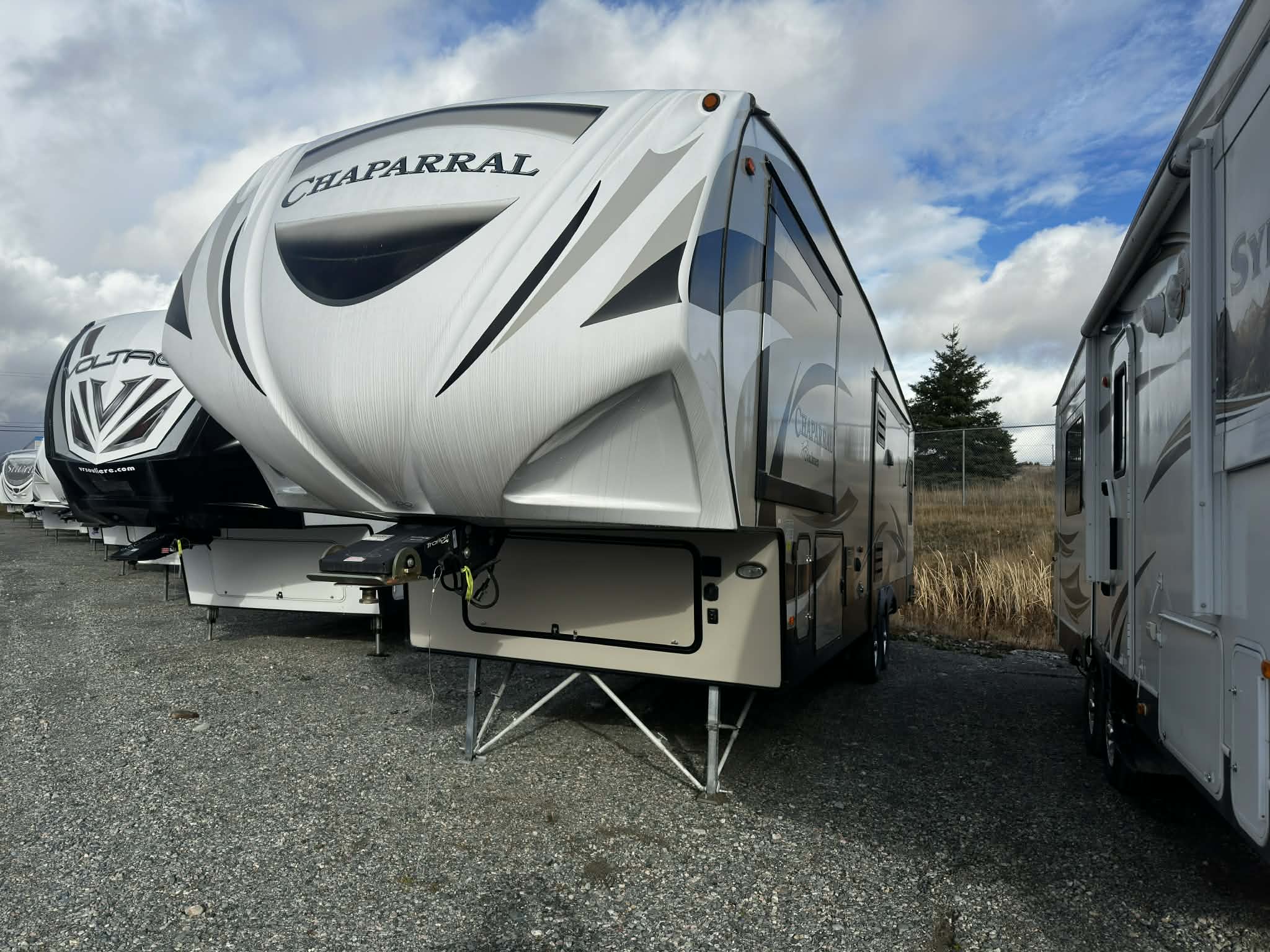 COACHMEN CHAPARRAL 336TSIK 2017 – Image 2