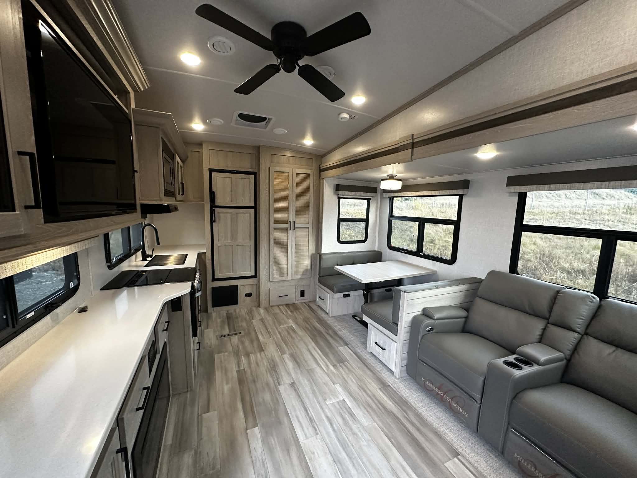 FOREST RIVER FLAGSTAFF SUPER LITE 528RKS 2022 – Image 6