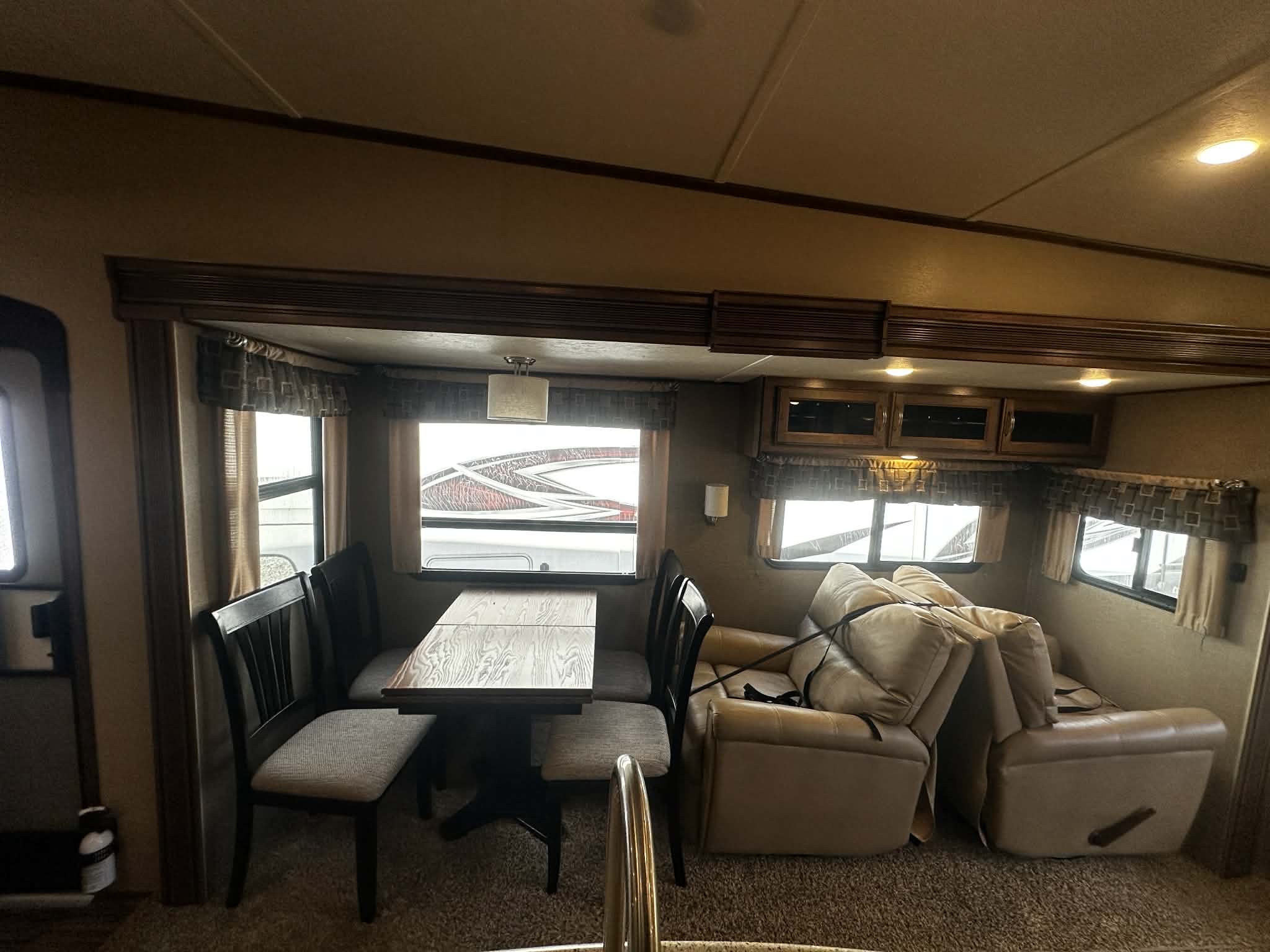 COACHMEN CHAPARRAL 336TSIK 2017 – Image 7