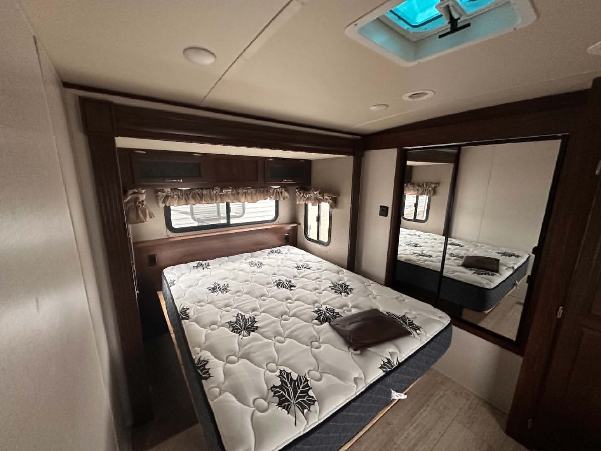 PALOMINO SOLAIRE 304RKDS 2018 (réservé Amos 15H) – Image 21