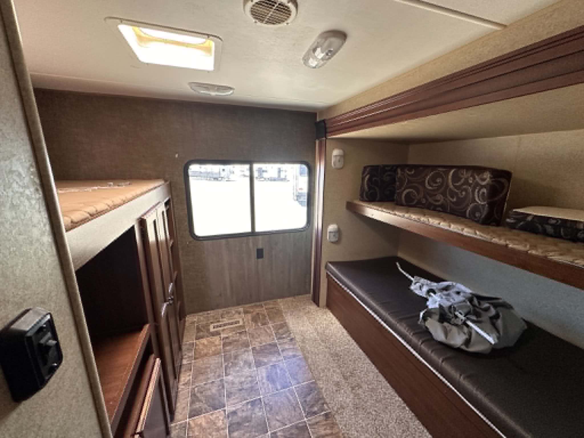 HEARTLAND PROWLER 32BH 2014 (RÉSERVÉ AMOS 27V) – Image 19