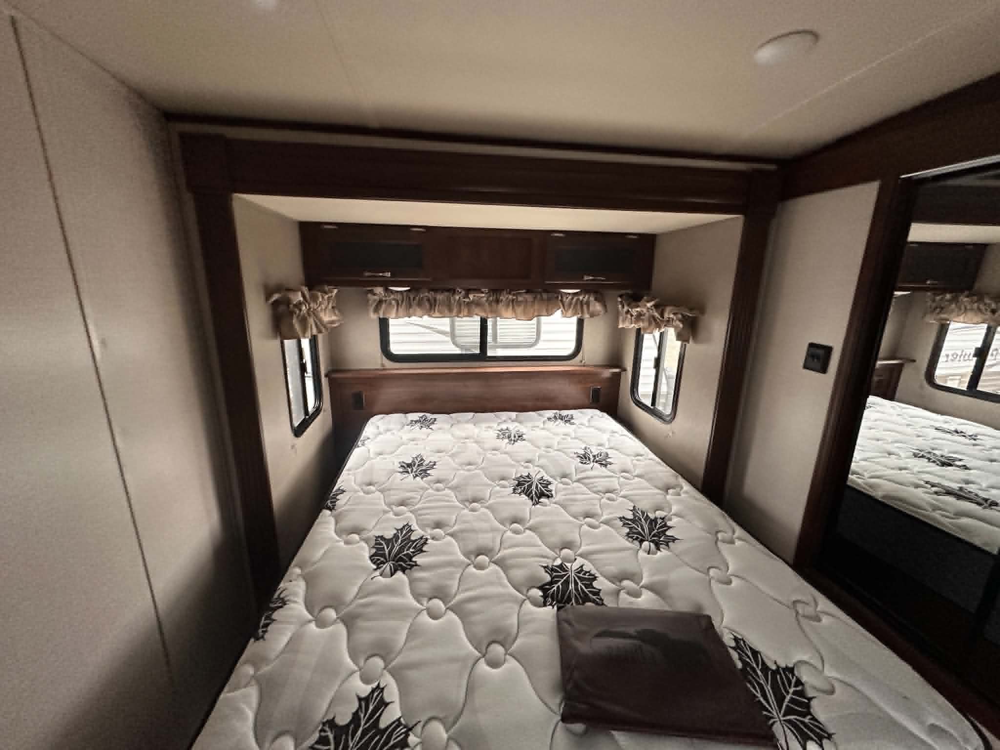 PALOMINO SOLAIRE 304RKDS 2018 (réservé Amos 15H) – Image 22