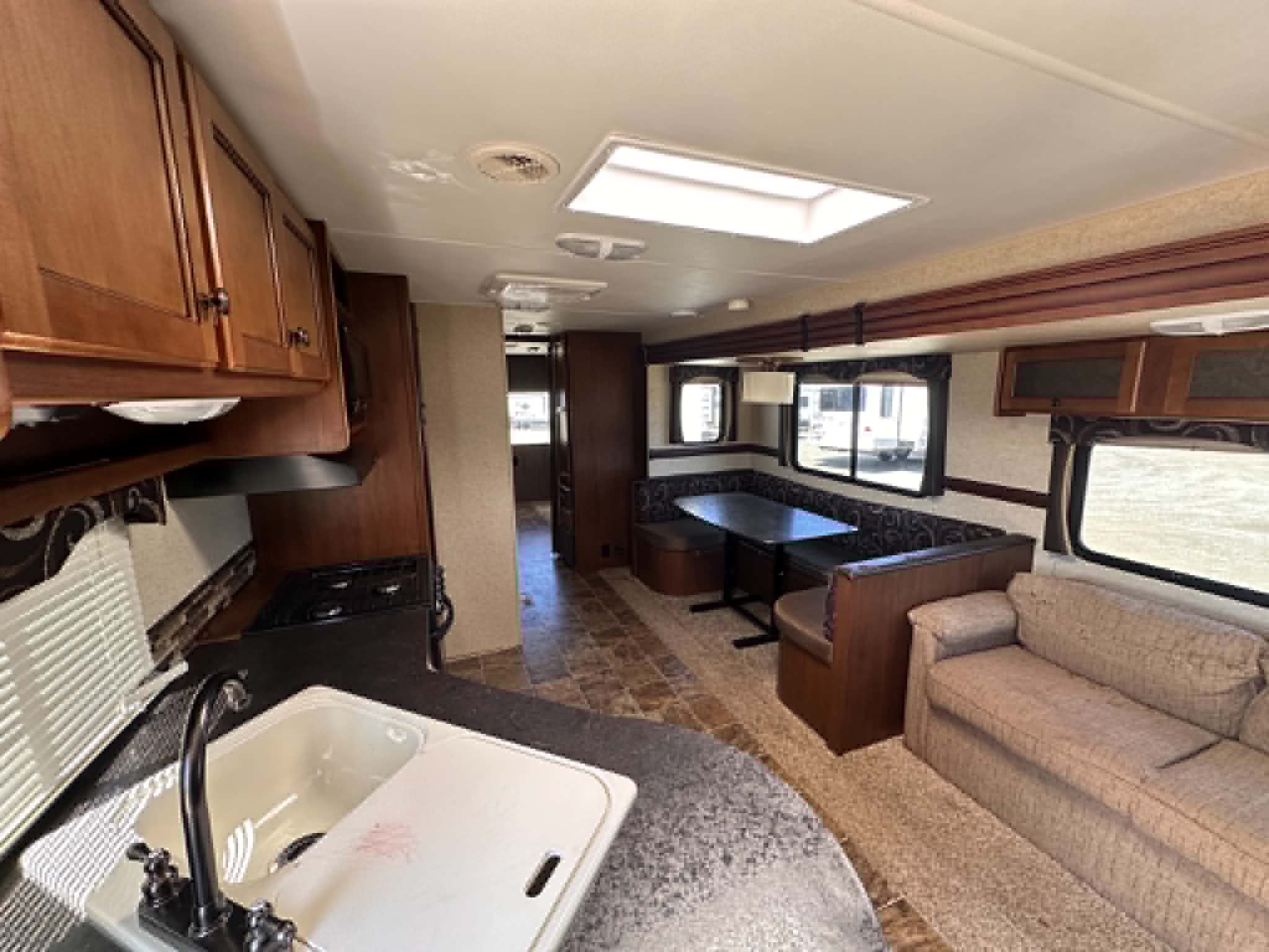 HEARTLAND PROWLER 32BH 2014 (RÉSERVÉ AMOS 27V) – Image 5