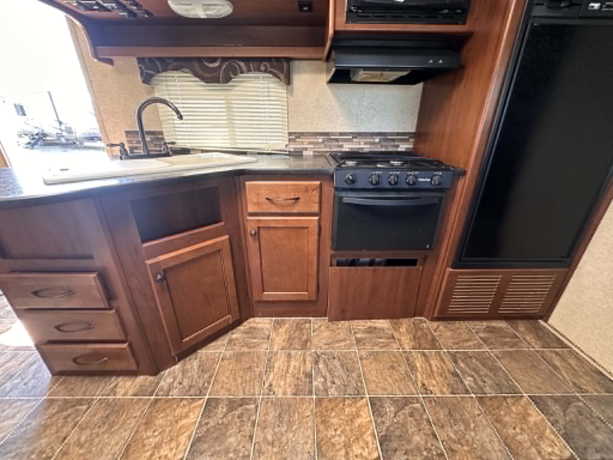 HEARTLAND PROWLER 32BH 2014 (RÉSERVÉ AMOS 27V) – Image 10